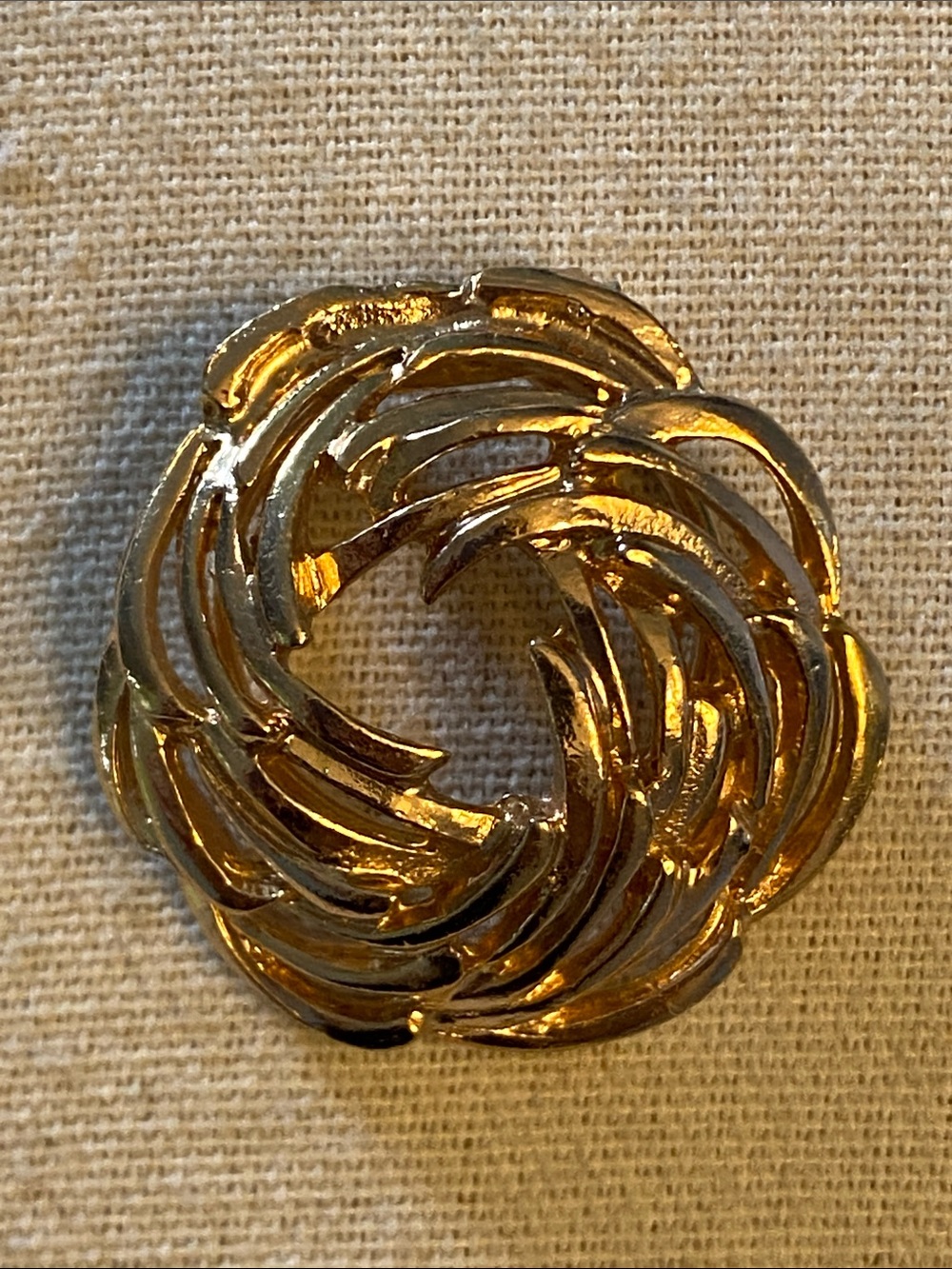 Vintage West Germany Gold Tone Openwork Scarf Clip 3.5 cm